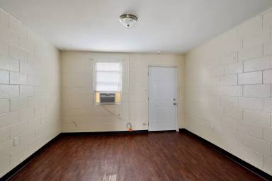 Main picture of 720 Cook St