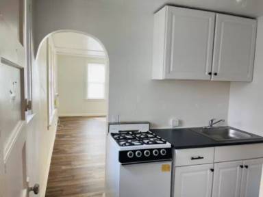 Main picture of 619 N 31st St
