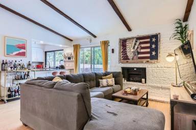 Main picture of 400 Wood Bine Dr