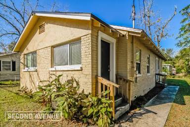 Main picture of 1201 W 27th St