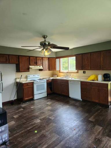 Main picture of 2445 W Deckerville Rd