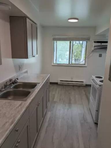 Main picture of 744 Michigan Ave E