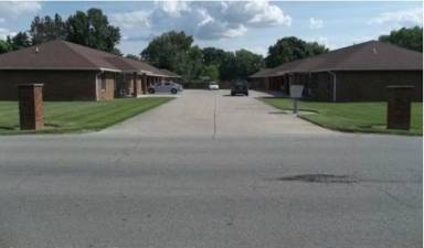 Main picture of 555 W Mill St