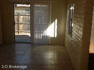 Main picture of 2121 N Bell Ave