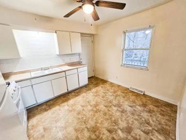Main picture of 1695 Leighton Ave