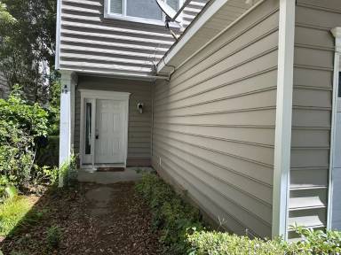 Main picture of 12 Essex Ct