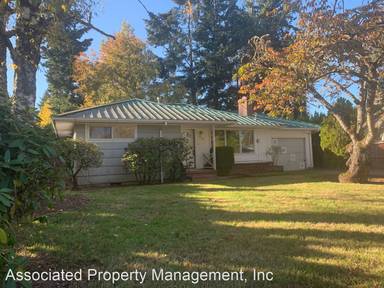 Main picture of 465 NW Ebberts Ave