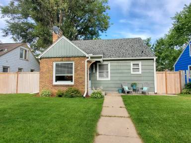 Main picture of 3212 Dakota Ave S