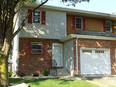 Main picture of 842 Woodcrest Dr