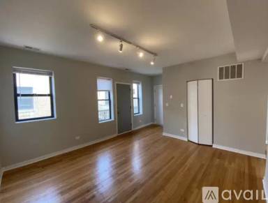 Main picture of 4815 N Christiana Ave