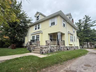 Main picture of 410 Van Buren St