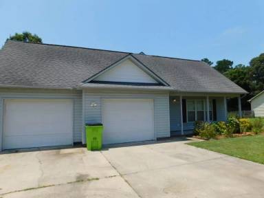 Main picture of 106 Marie Ct