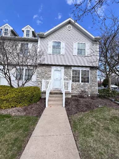Main picture of 131 Birchtree Ct