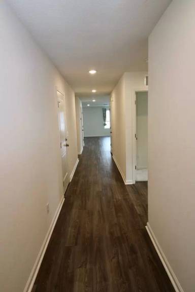 Main picture of 205 Landing Blvd