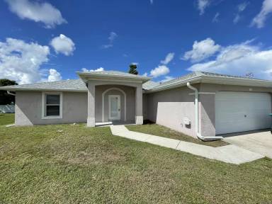 Main picture of 1005 SW 32nd Ter