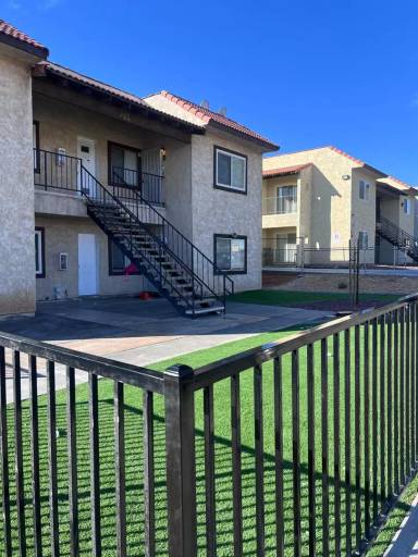 Main picture of 700 E Virginia Way