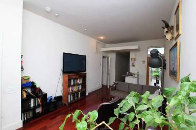 Main picture of 2905 W Girard Ave