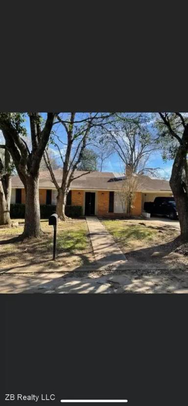 Main picture of 5609 Ceres St