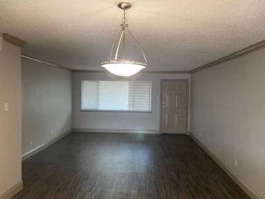 Main picture of 2555 Webb Chapel Ext