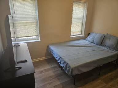 Main picture of 830 W Pratt St
