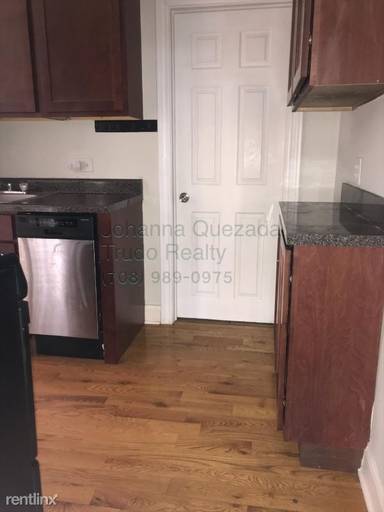 Main picture of 815-23 W Cornelia Ave