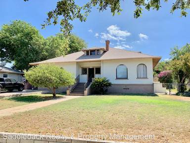 Main picture of 1209 E Grand Blvd