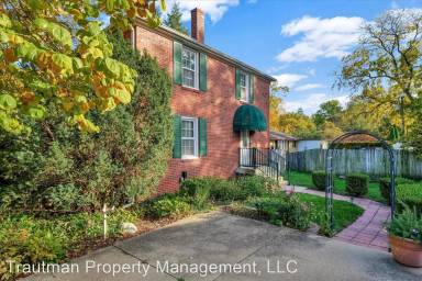 Main picture of 201 S Prospect Ave