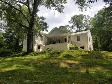 Main picture of 6 Arnold Dr