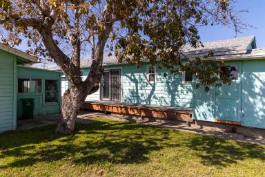 Main picture of 7453 Fulton St