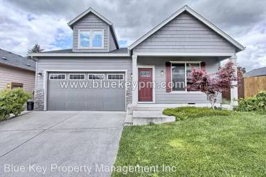 Main picture of 3706 NE 83rd Cir