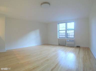 Main picture of 151 W 16th St