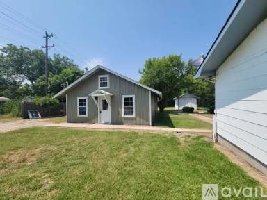 Main picture of 142 W Allen St