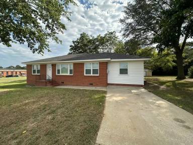 Main picture of 412 N Houston Lake Blvd