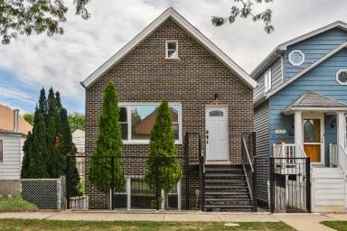 Main picture of 1229 W 32nd Pl