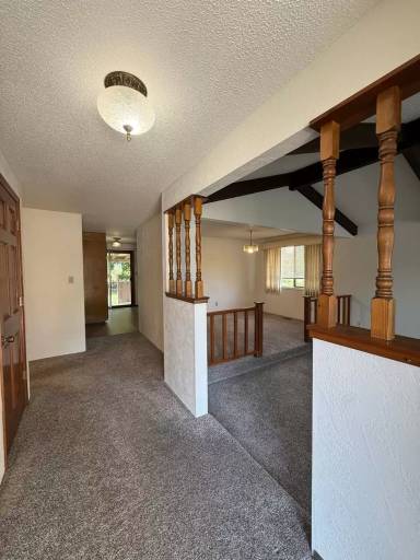 Main picture of 530 Golf View Dr