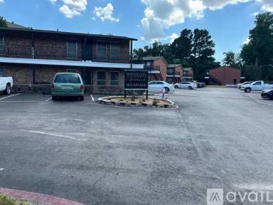 Main picture of 1301 N Eastman Rd