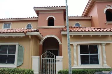Main picture of Villas At Harbor Isles
