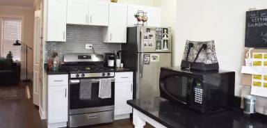 Main picture of 3815-23 N Greenview Ave
