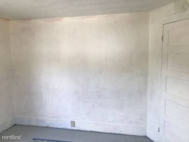 Main picture of 114 Oak St