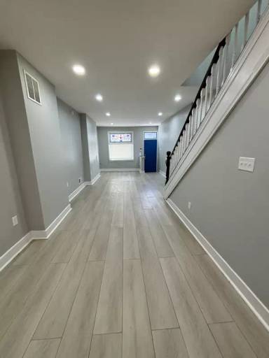 Main picture of 260 S Highland Ave