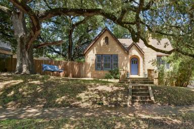 Main picture of 1606 Travis Heights Blvd