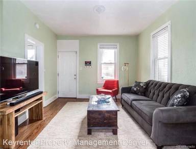 Main picture of 207 Galapago St