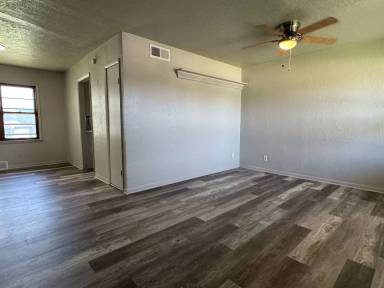 Main picture of 3818 NW Lake Ave