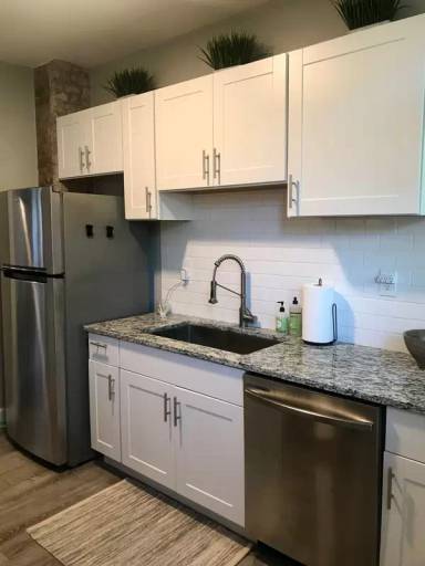 Main picture of 1285 W 114th St