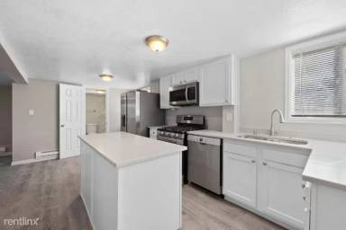 Main picture of 3024 S Oxbow Rd