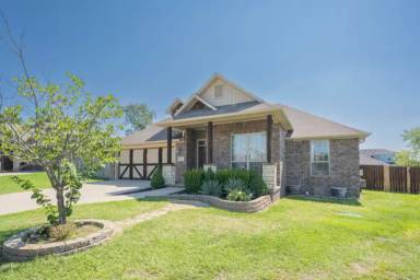 Main picture of 500 Great Meadow Dr