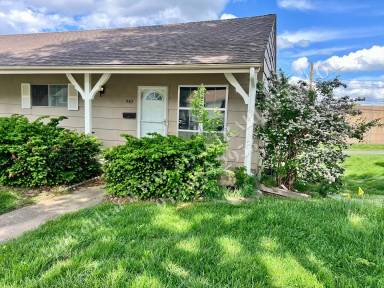 Main picture of 9417 Ballentine St