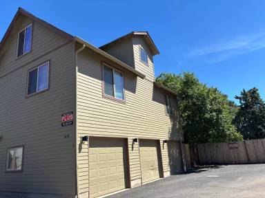 Main picture of 1633 NE Lotus Dr