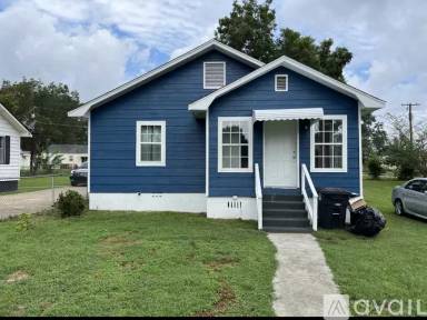 Main picture of 620 Blythe St
