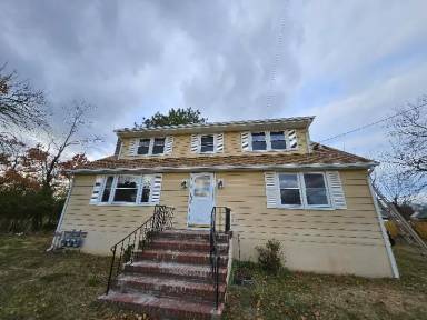 Main picture of 70 International Ave